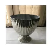 Aluminium Ribbed N/p Flower Vase