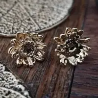 Earrings Made From Real Wildflower In 18k Gold