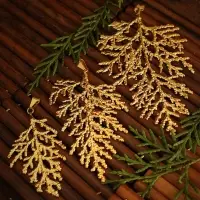 Pendant Made With Tuia Leaf