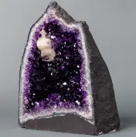 Amethyst Geodes Or Chapel