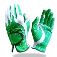 Golf Glove With Line Pattern