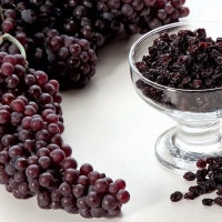 Dried Black Raisins