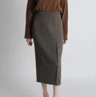 Button Point Knit Skirt