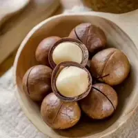 Raw Macadamia Nuts