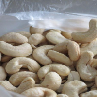 W320 Cashew Kernels