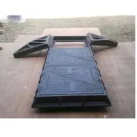 Double triangular manhole covers