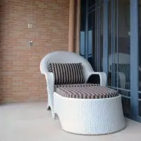 6022 Lounge Set With Chair