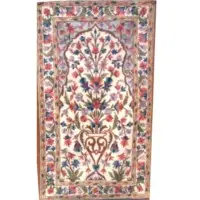 Chain stitched woolen rugs