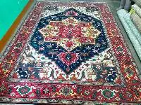 Hand-knotted Woolen Carpets