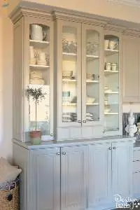 Aswesome Cabinets & Hutcehs 155