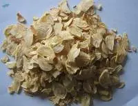 Dehydrated Garlic Flakes With Roots