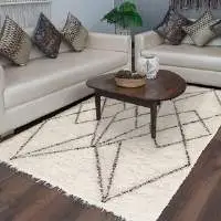 Hand-knoted carpet