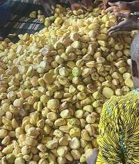 Goriya Kola Nuts