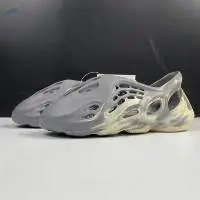 Yeezy Foam Runner MXT YZY Kanye Rnnr Moon Grey