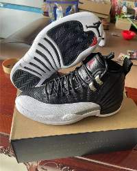 Air Jordan 12 Playoffs 2022 