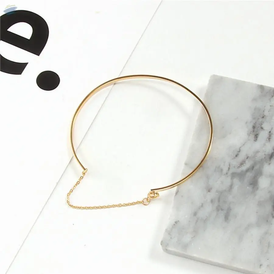 Gold Anklets With Simple C-shaped Anklets