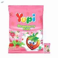 Yupi Gummy Candies 110gr Strawberry Kiss