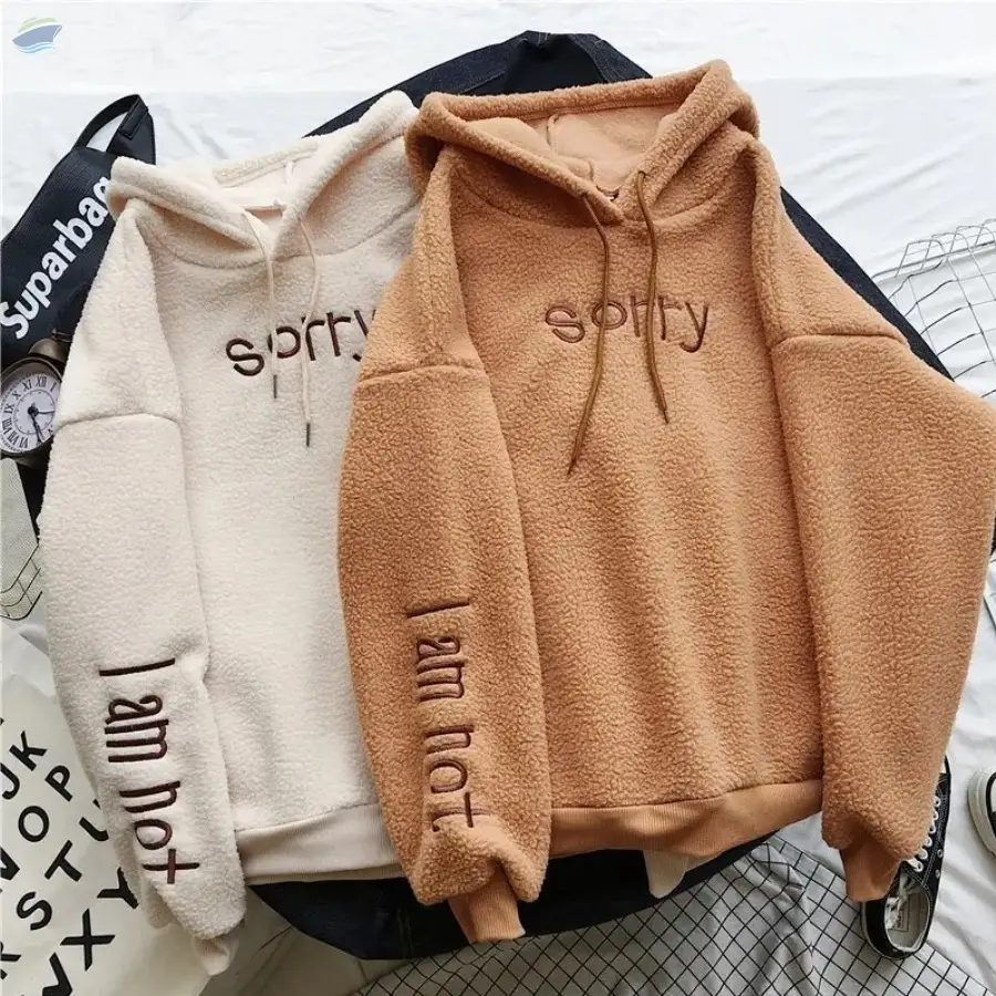customizes hoodie