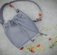 Simple. She Bucket Bag Crossbody Bag In Leather