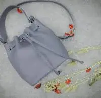 Simple. She Bucket Bag Crossbody Bag In Leather
