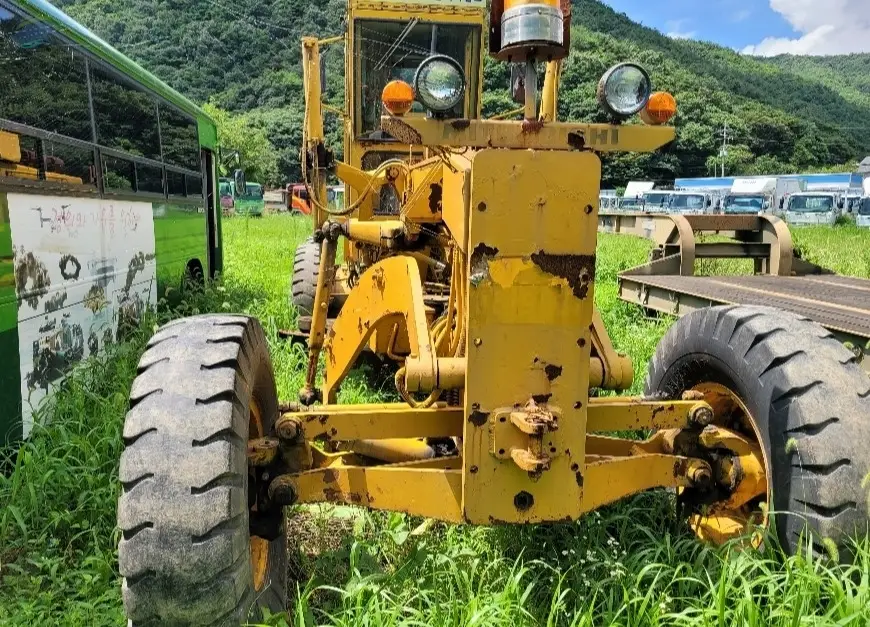 Used Mitsubishi MG400 Motor Grader