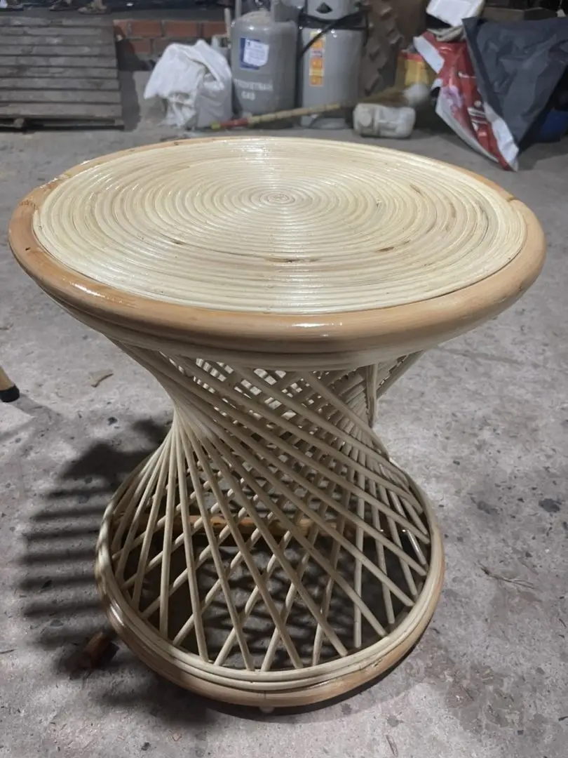 Knitted Round Table