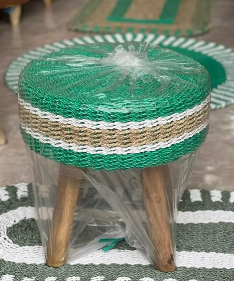 Round Table, set of 1