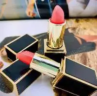 Moisturizing Temperature Change Lipstick