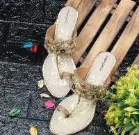 Futcart Women Wedge Slippers