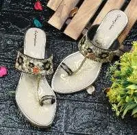 Futcart Women Wedge Slippers