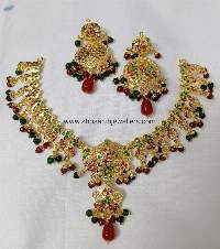 Beautiful Jadau Necklace Set