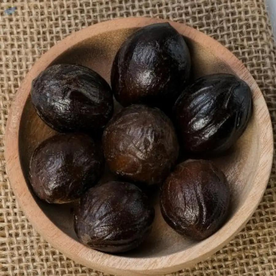Nutmeg With Shell