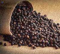 Whole Black Pepper (Pepper nigrum)