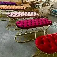 Metal Dressuar, Seatings