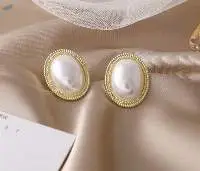 Upscale Ladies Fashion Big Pearl Earring