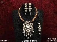 Kundan Necklace Set