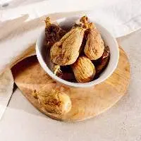 dried apricot,grapes,fig , fresh grapes