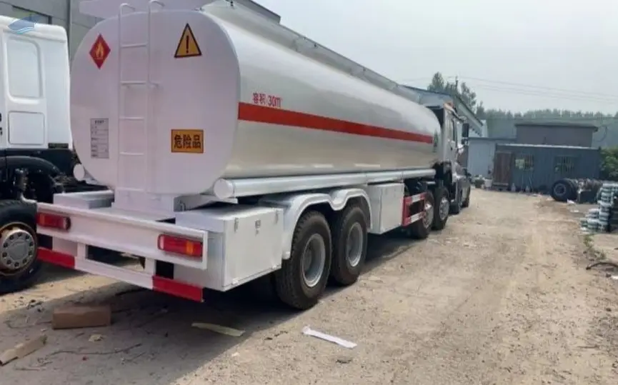 Oil Tanker 8X4