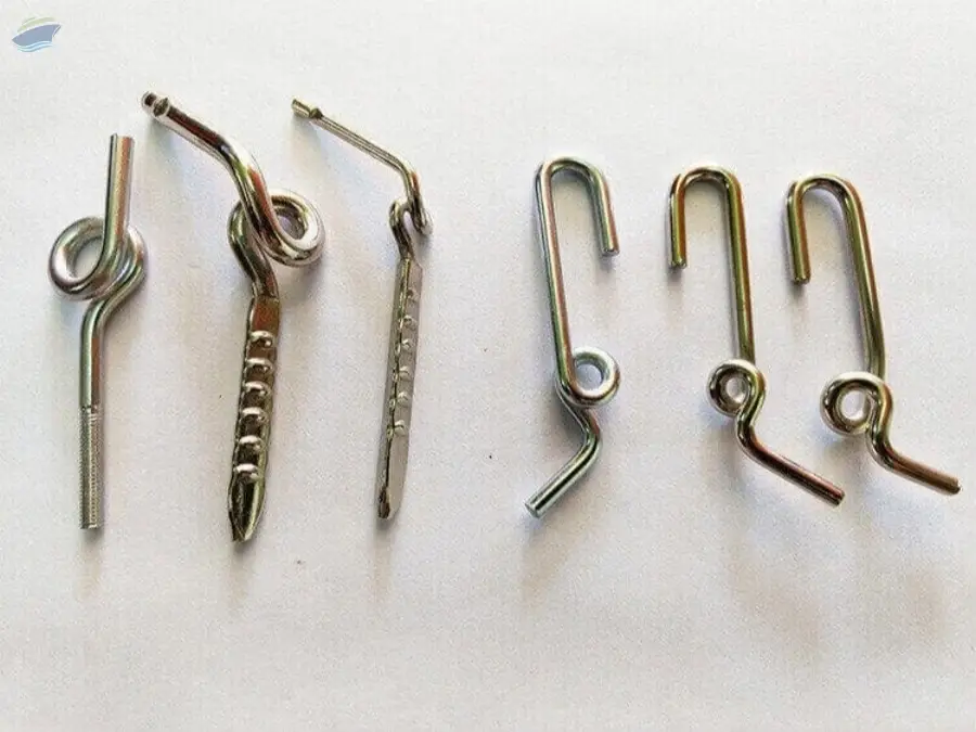Lappet Hook