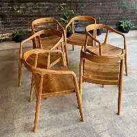 Flow Radial Armrest Chair