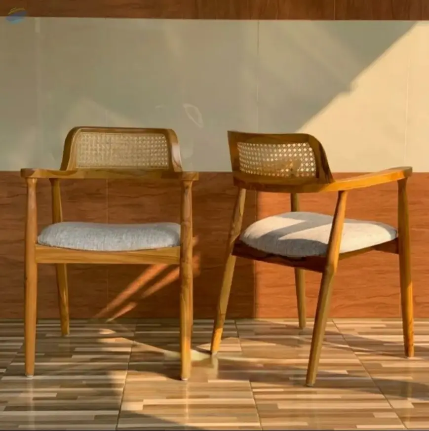 Partial Armrest Chair