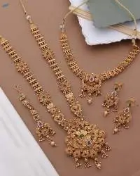 Gold Plated Matte Finished Jewellery Set