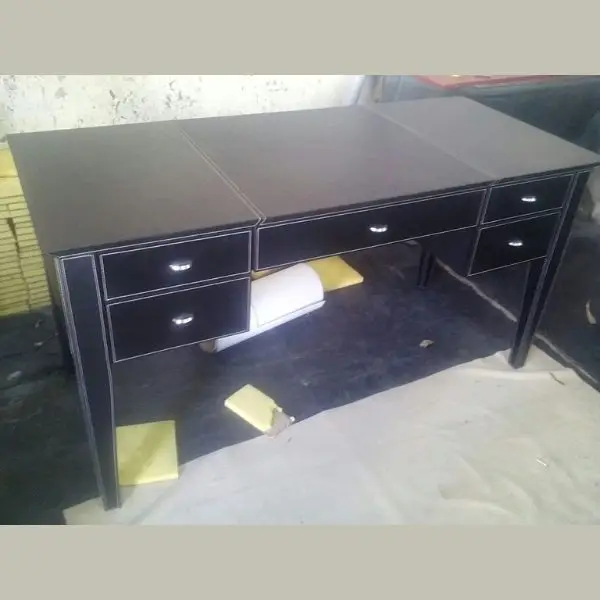 TH-L. Desk-003