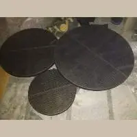 TH-L. Table-002