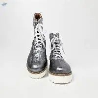 Boots 19