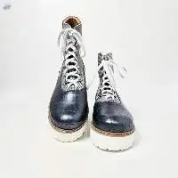 Boots 22