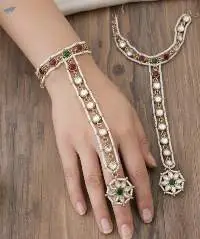 Mehendi Polish Fancy Style Haath Paan