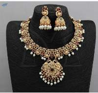 Clustered Pearl Designer Kemp Necklace Set