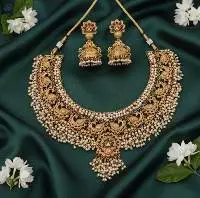 Cluster Pearl Fancy Party Wear Kemp Necklace Set