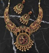 Beautiful Kemp Jewllery Necklace Set